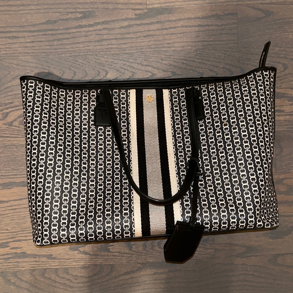 Tory burch PURSE!!! GENTLY USED! BLACK LEATHER.